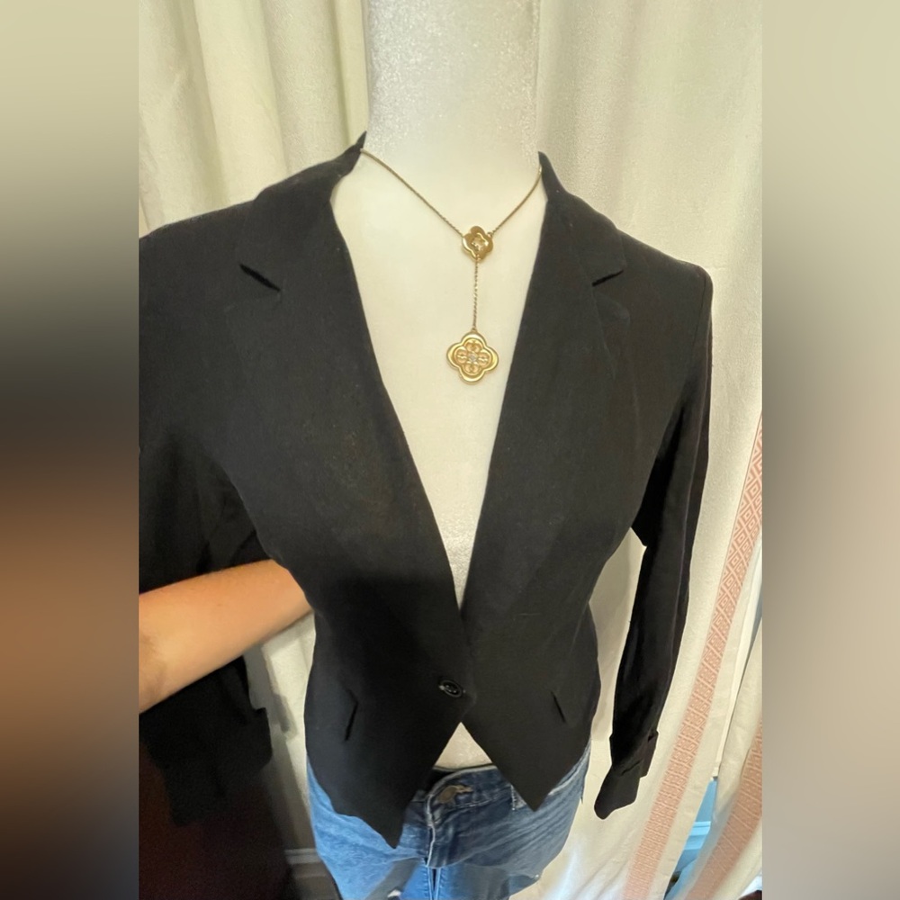 EUC. Women’s Black Linen blend jacket. Summer blazer. Sz Med.